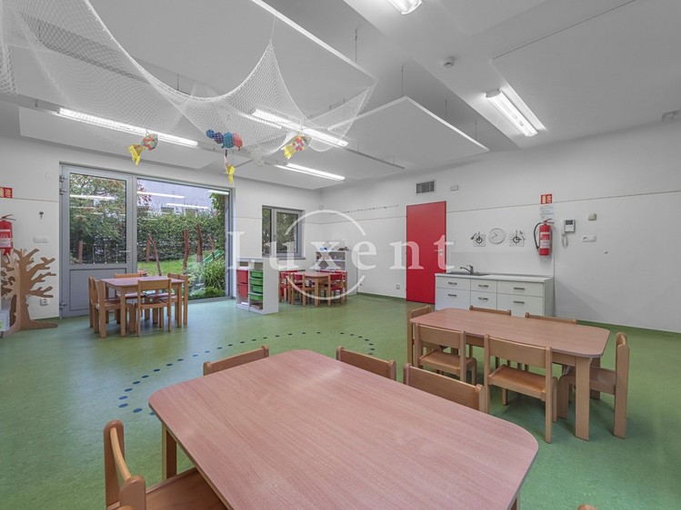 Prodej komerční nemovitosti 310 m² - foto 3