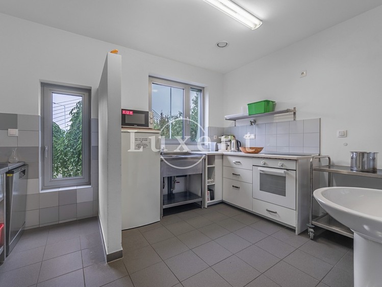 Prodej komerční nemovitosti 310 m² - foto 6