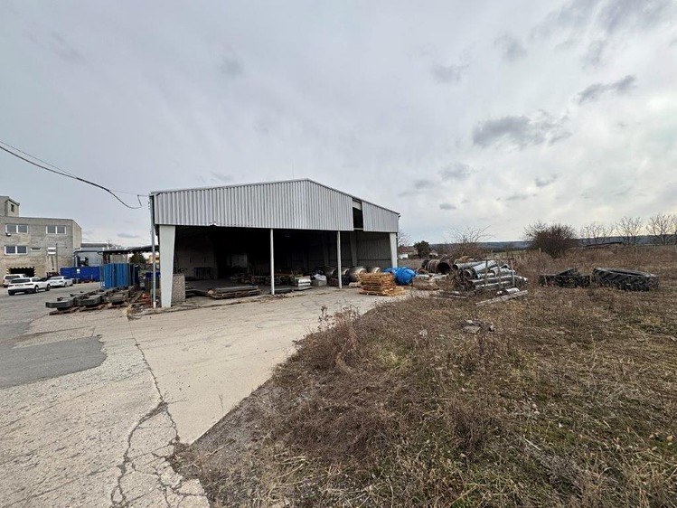 Dražba výrobní haly, prostoru 4 782 m² - foto 2