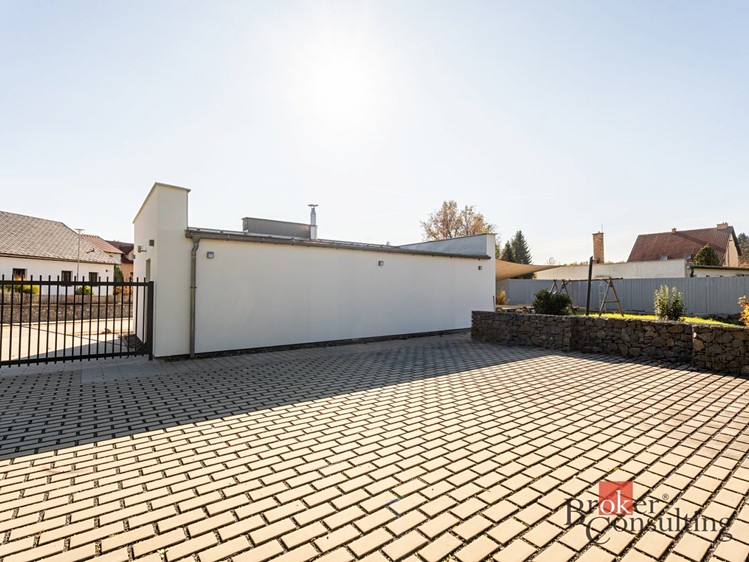 Prodej obchodního prostoru 70 m² - foto 6