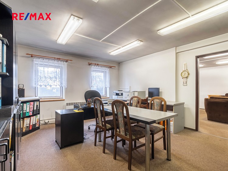 Prodej výrobní haly, prostoru 1 500 m² - foto 5