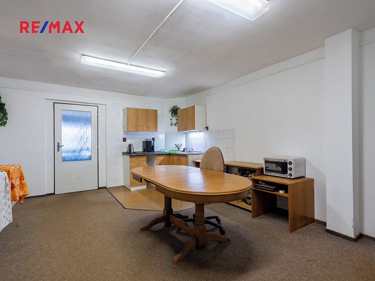 Prodej výrobní haly, prostoru 1 500 m² - foto 7