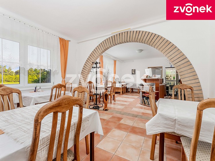 Prodej ubytovacího zařízení 400 m² - foto 1