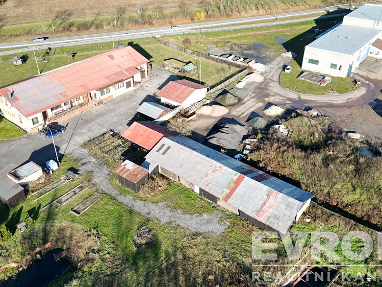 Prodej výrobní haly, prostoru 740 m² - foto 2