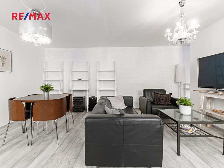 Prodej obchodního prostoru 60 m² - foto 1
