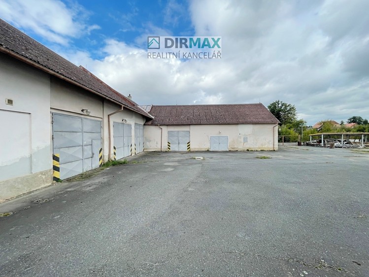 Prodej výrobní haly, prostoru 1 500 m² - foto 1