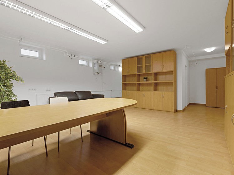 Prodej kanceláře 64 m² - foto 1