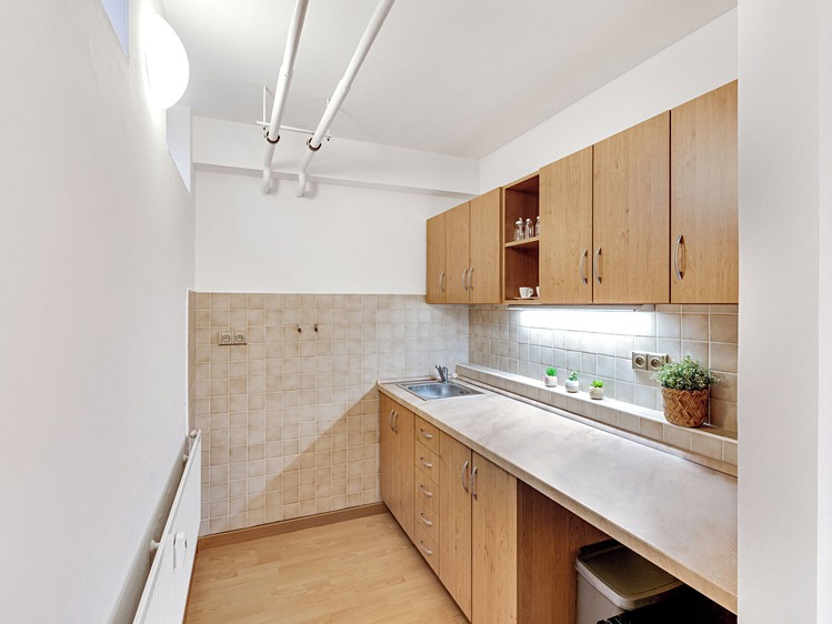 Prodej kanceláře 64 m² - foto 8