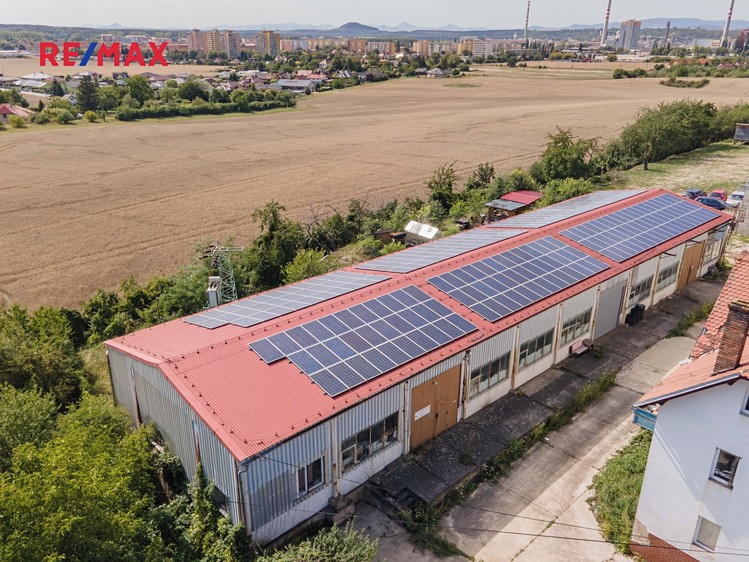 Prodej výrobní haly, prostoru 600 m² - foto 1