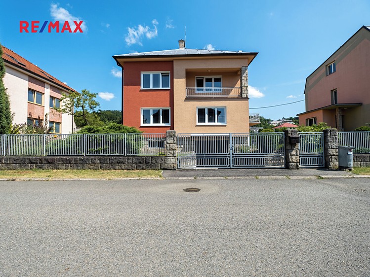 Prodej kanceláře 270 m² - foto 1