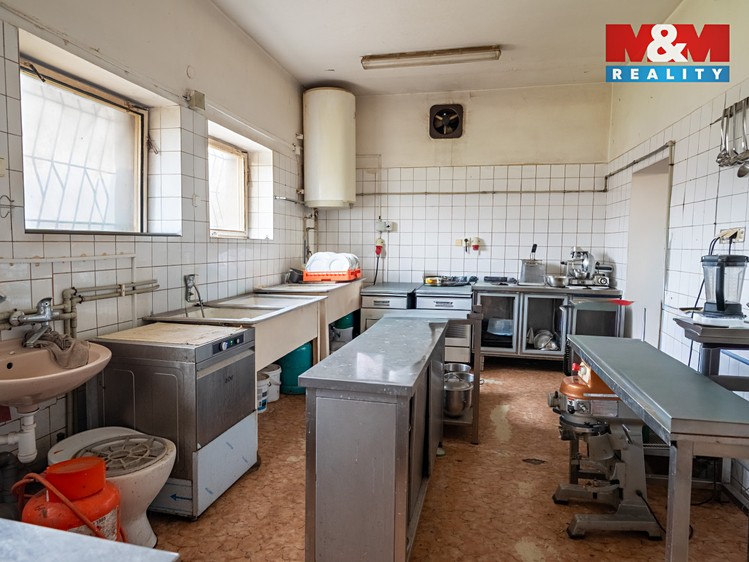 Prodej obchodního prostoru 160 m² - foto 3
