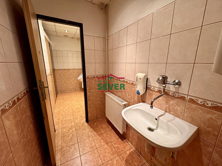 Prodej komerční nemovitosti 400 m² - foto 8