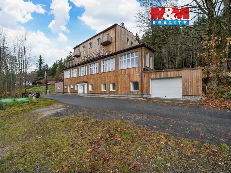 Prodej činžovního domu 683 m² - foto 1