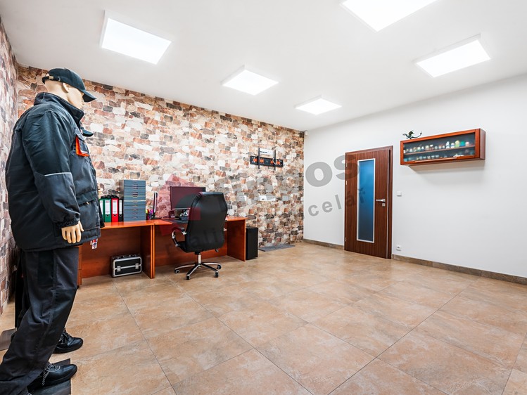 Prodej obchodního prostoru 544 m² - foto 1