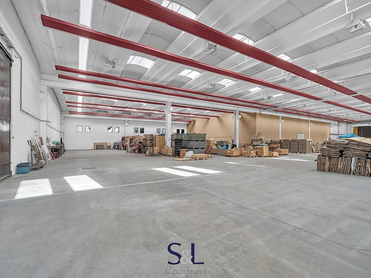 Prodej výrobní haly, prostoru 2 500 m² - foto 3
