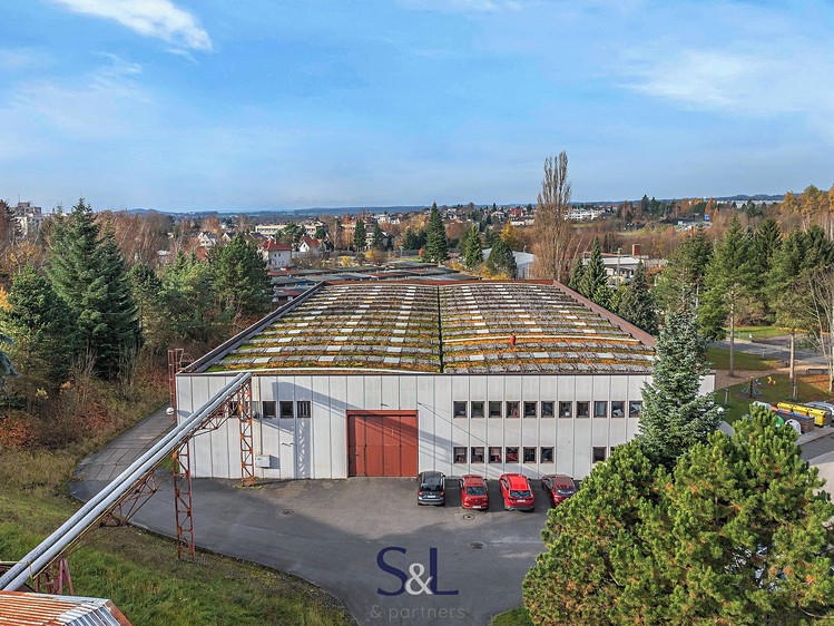 Prodej výrobní haly, prostoru 2 500 m² - foto 1