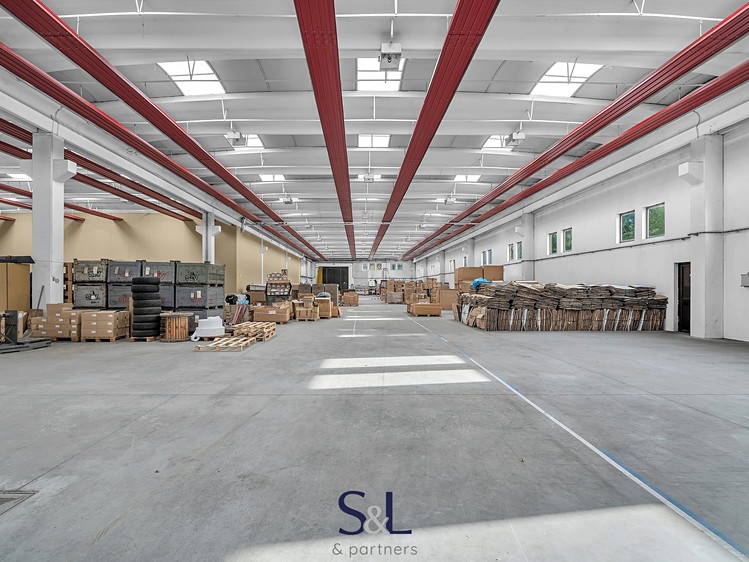 Prodej výrobní haly, prostoru 2 500 m² - foto 5