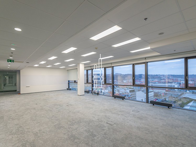 Pronájem kanceláře 945 m² - foto 2
