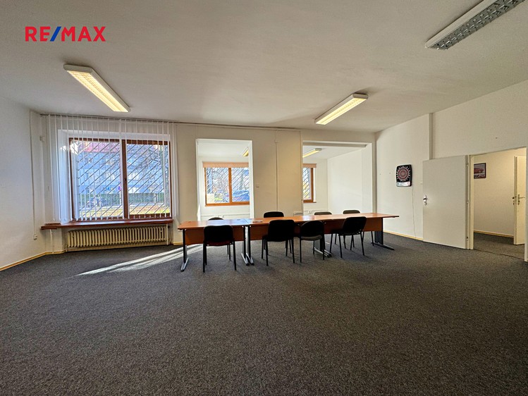 Pronájem kanceláře 166 m² - foto 1