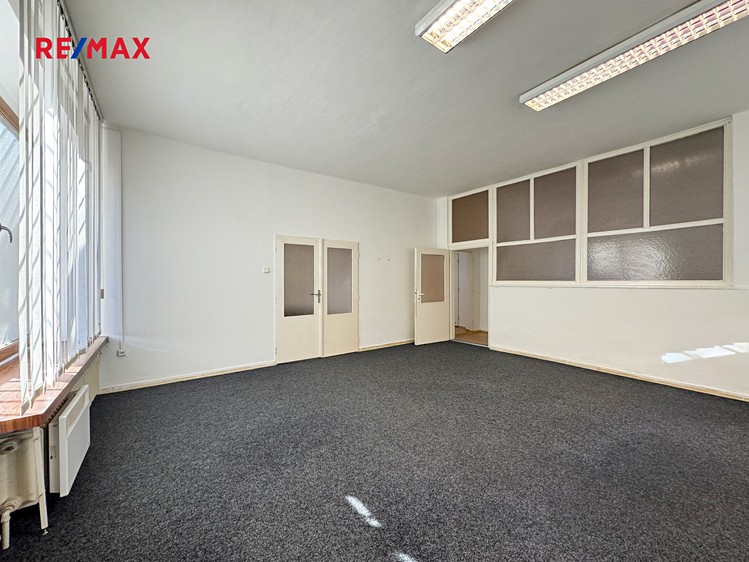 Pronájem kanceláře 166 m² - foto 7