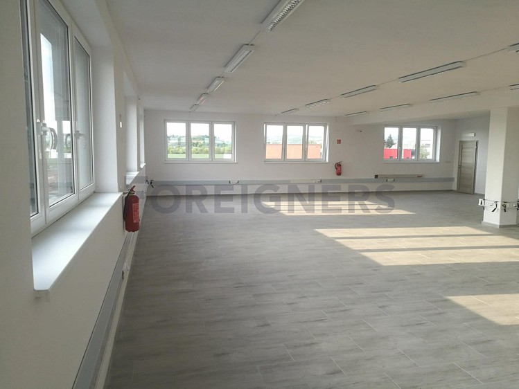Pronájem kanceláře 119 m² - foto 4