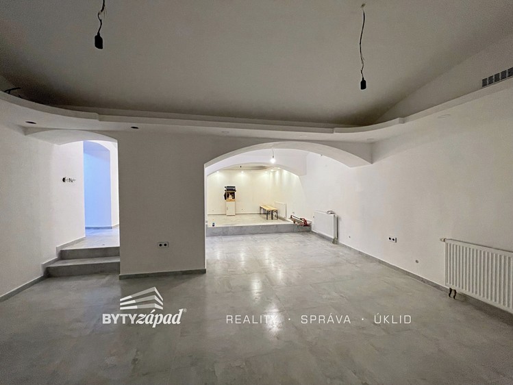 Pronájem restaurace 170 m² - foto 1