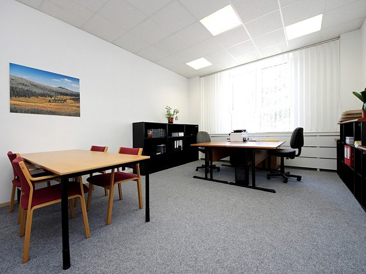 Pronájem kanceláře 148 m² - foto 2