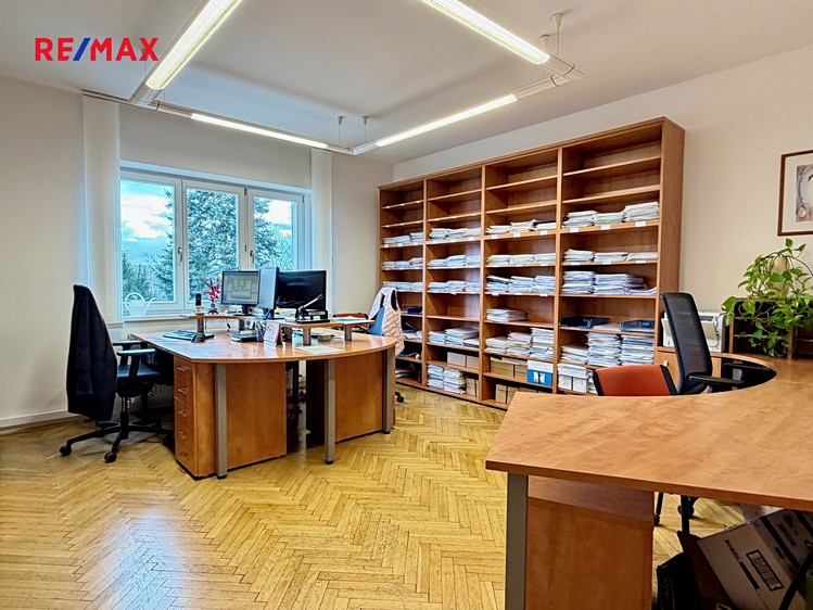 Pronájem kanceláře 120 m² - foto 8