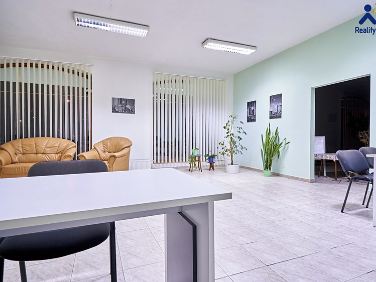 Pronájem obchodního prostoru 73 m² - foto 3