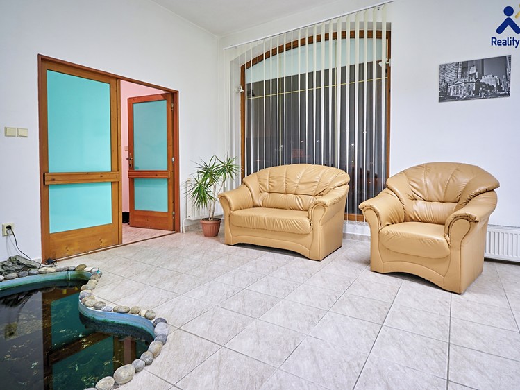 Pronájem obchodního prostoru 73 m² - foto 4