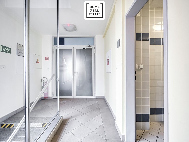 Pronájem kanceláře 256 m² - foto 8