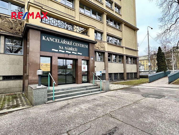 Pronájem kanceláře 91 m² - foto 2