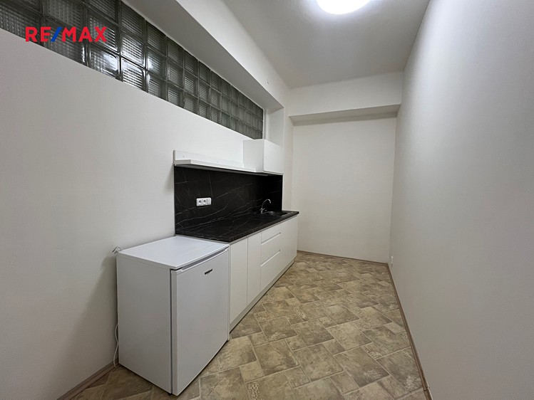 Pronájem kanceláře 91 m² - foto 8