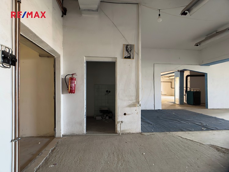 Pronájem obchodního prostoru 460 m² - foto 8