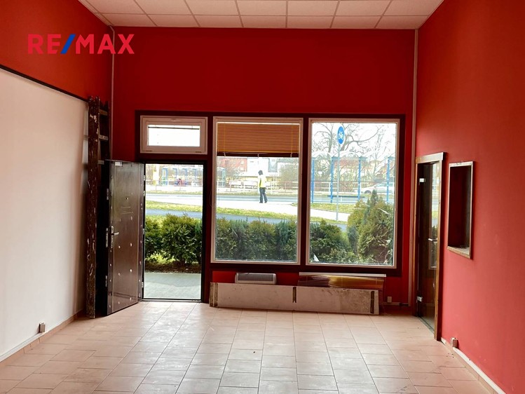 Pronájem obchodního prostoru 40 m² - foto 8