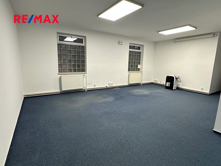 Pronájem kanceláře 79 m² - foto 4