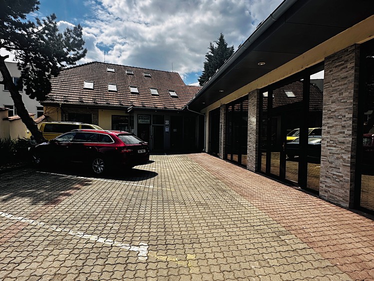 Pronájem kanceláře 79 m² - foto 1