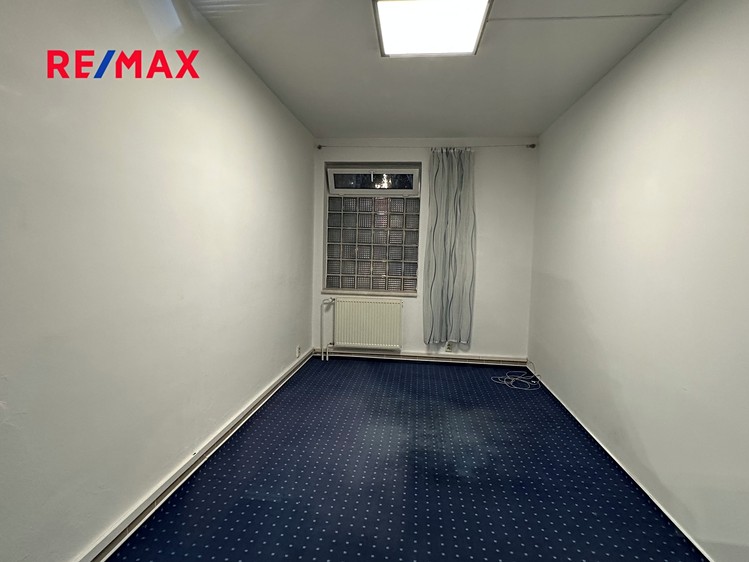 Pronájem kanceláře 79 m² - foto 8