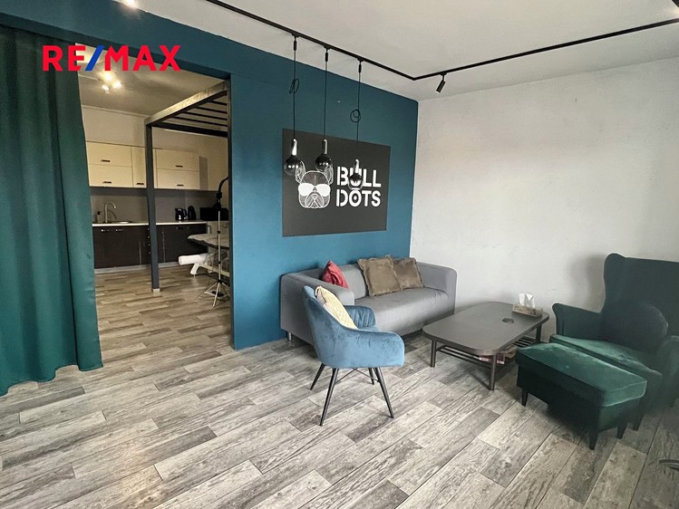 Pronájem obchodního prostoru 40 m² - foto 1