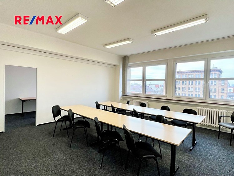 Pronájem kanceláře 30 m² - foto 4