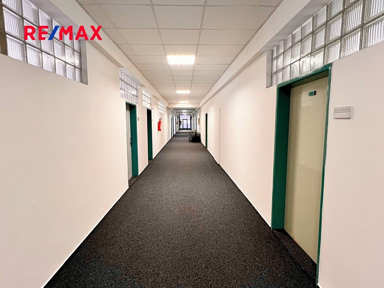 Pronájem kanceláře 30 m² - foto 5