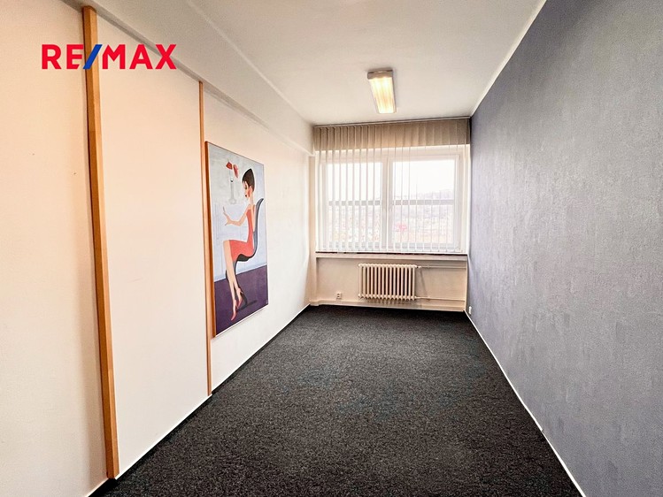 Pronájem kanceláře 30 m² - foto 6
