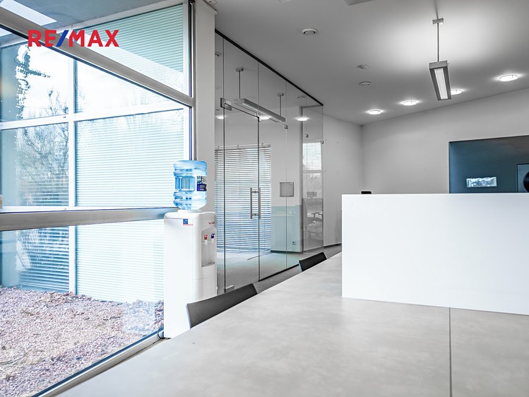 Pronájem obchodního prostoru 193 m² - foto 2