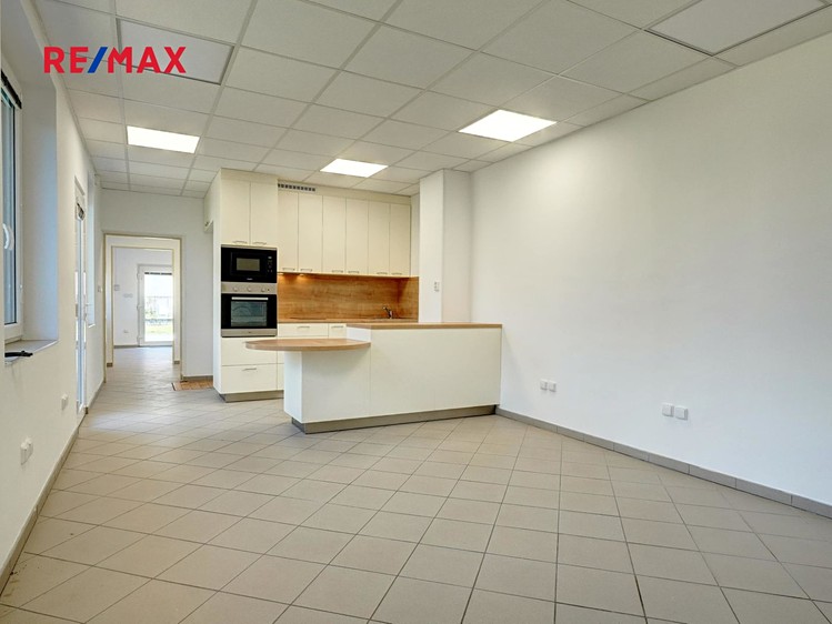 Pronájem obchodního prostoru 56 m² - foto 4