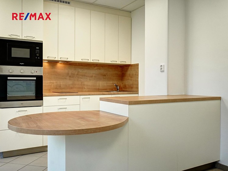 Pronájem obchodního prostoru 56 m² - foto 5