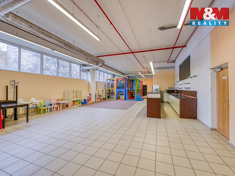 Pronájem obchodního prostoru 148 m² - foto 2