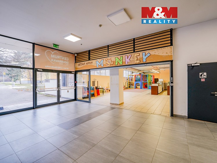 Pronájem obchodního prostoru 148 m² - foto 1