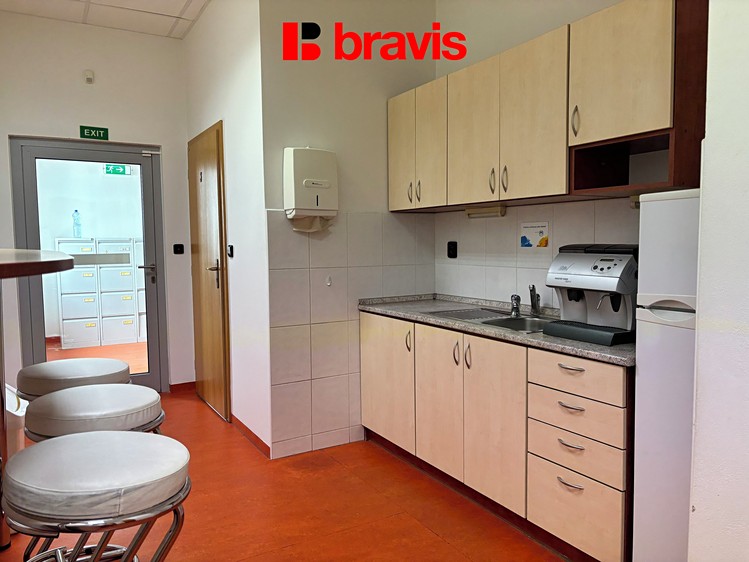 Pronájem kanceláře 257 m² - foto 5