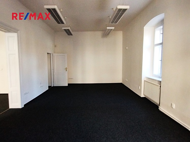 Pronájem kanceláře 85 m² - foto 4