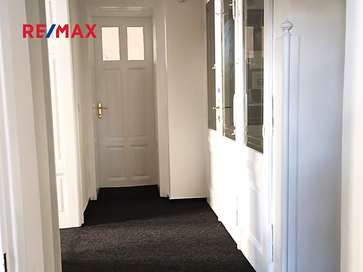 Pronájem kanceláře 85 m² - foto 8